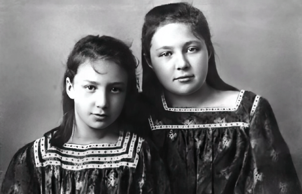 Марина Цветаева и сестра Анастасия